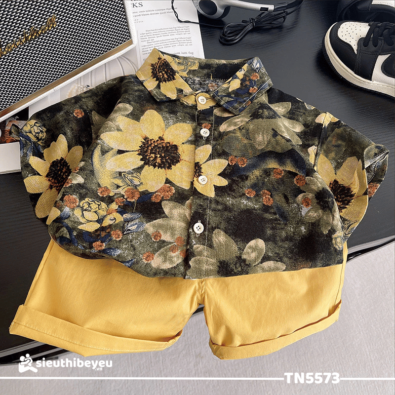 Set Áo Sơ Mi Họa Tiết Hoa Hướng Dương Quần Đùi Kaki