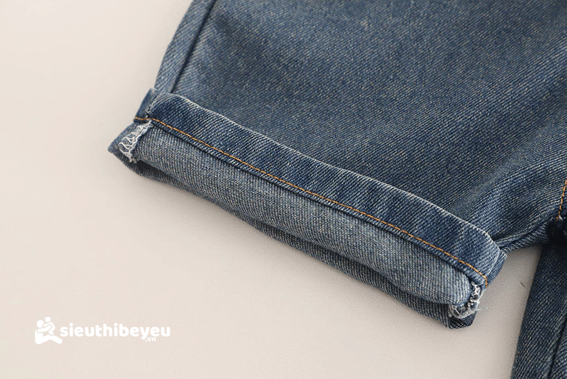 Set Bộ Đồ Áo Thun Tay Ngắn Quần Yếm Jean Hình Vịt
